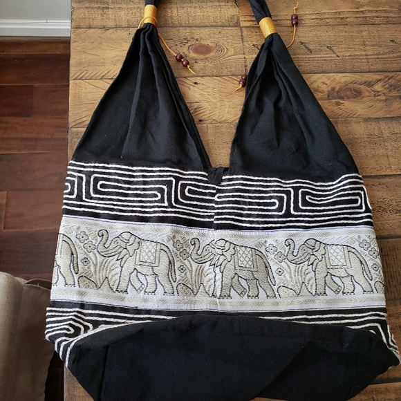 Black Elephant Shoulder Bag - Picture 2 of 3